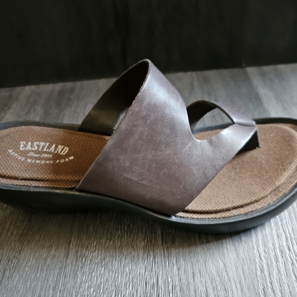 *Eastland Laurel Wedge Sandal* - Picture 7 of 9